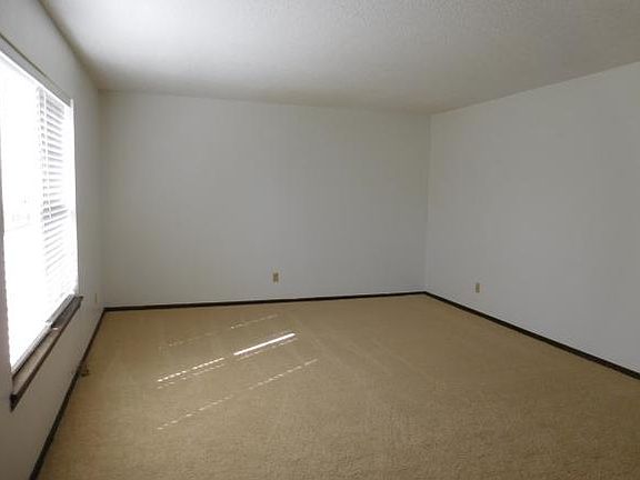 2nd image of 1263 Canterbury Blvd #1263