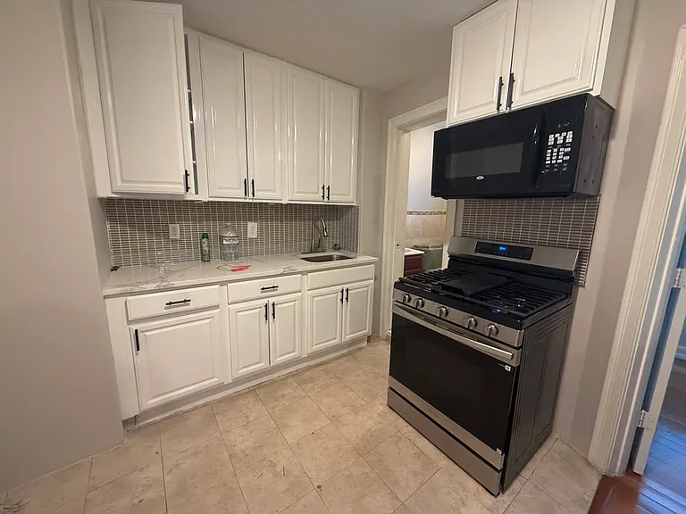 5902-04 Madison St #12 — Photo 2
