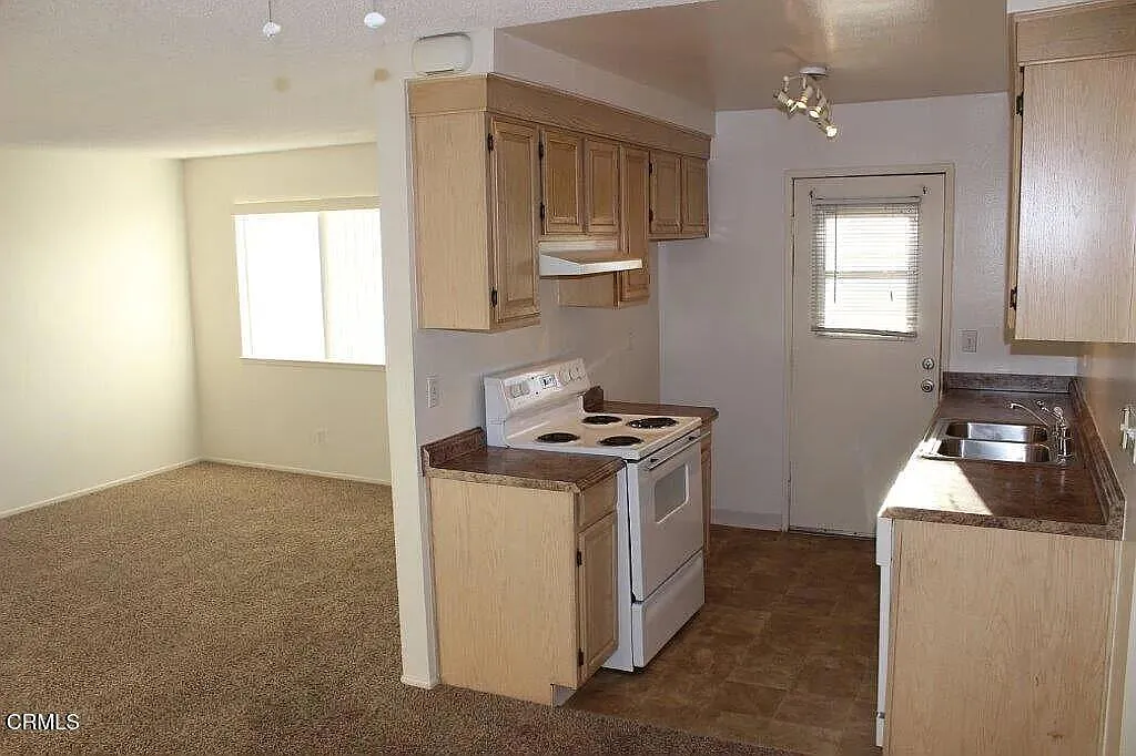 2 bed, 1.0 bath, 903 sqft, $2,500 — Photo 1