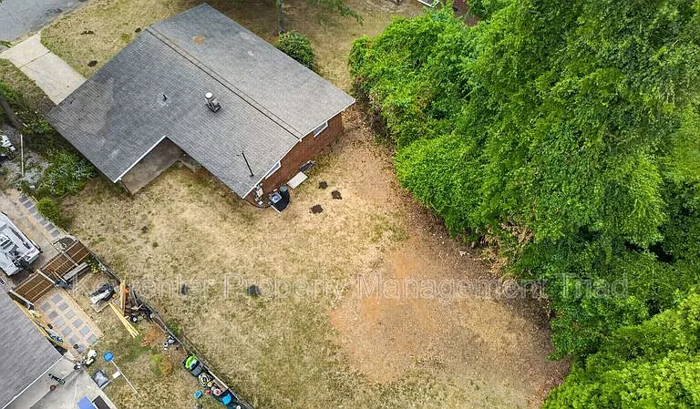 4202 Halifax Rd — Photo 13