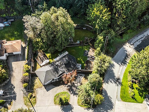 2nd image of 45942 Sleepy Hollow Rd