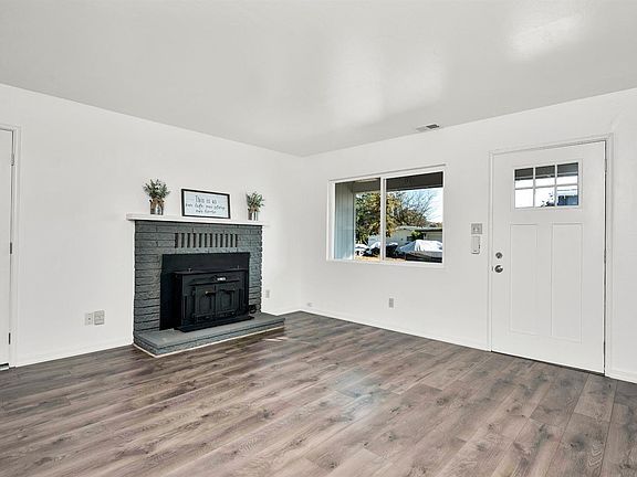 3rd image of 12642 Shoreview Dr