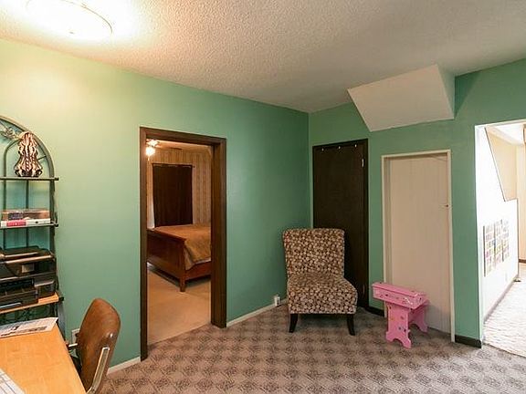 4th image of 403 E Washington St