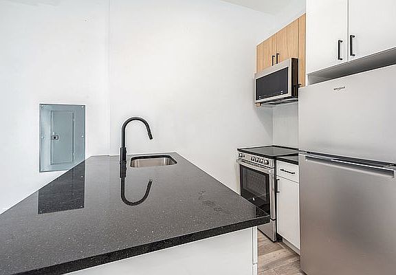 2nd image of 598 Eagle Ave APT 1A