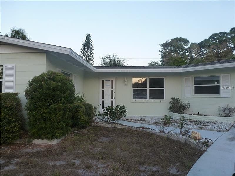 1st image of 923 Nokomis Ave S