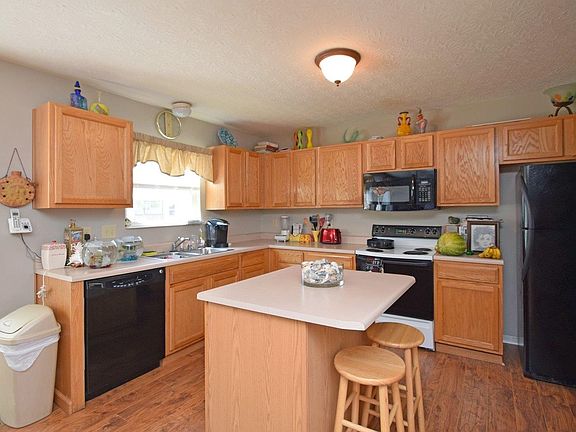 5th image of 5903 Deerfield Village Dr