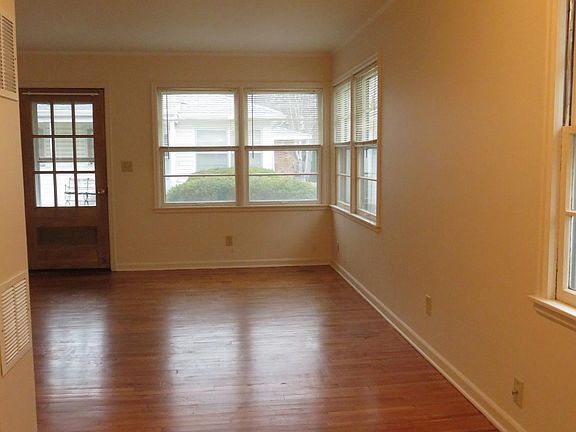 5th image of 2742 Garfield St