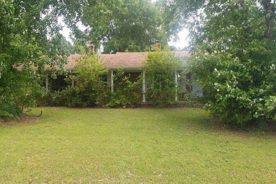 1st image of 610 Emerson Ave