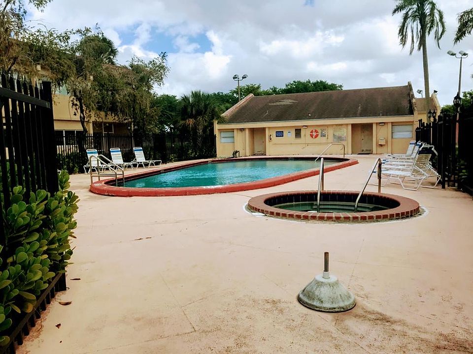 1st image of 7420 NW 85th Ct APT 203