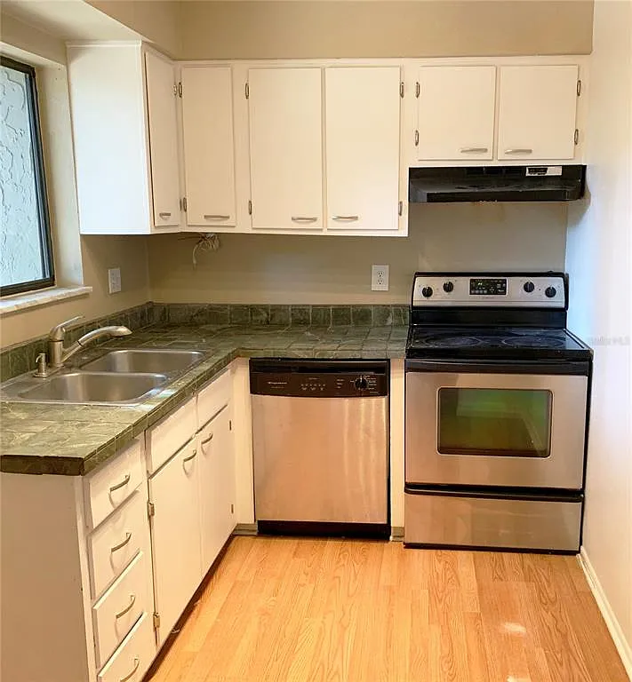 2 bed, 1.0 bath, 768 sqft, $1,350 — Photo 3