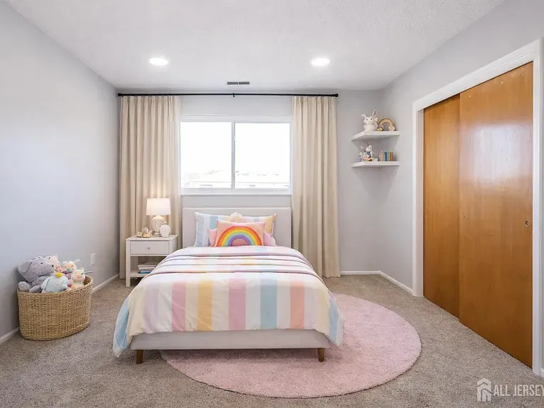 1614 Edison Glen Ter — Photo 14