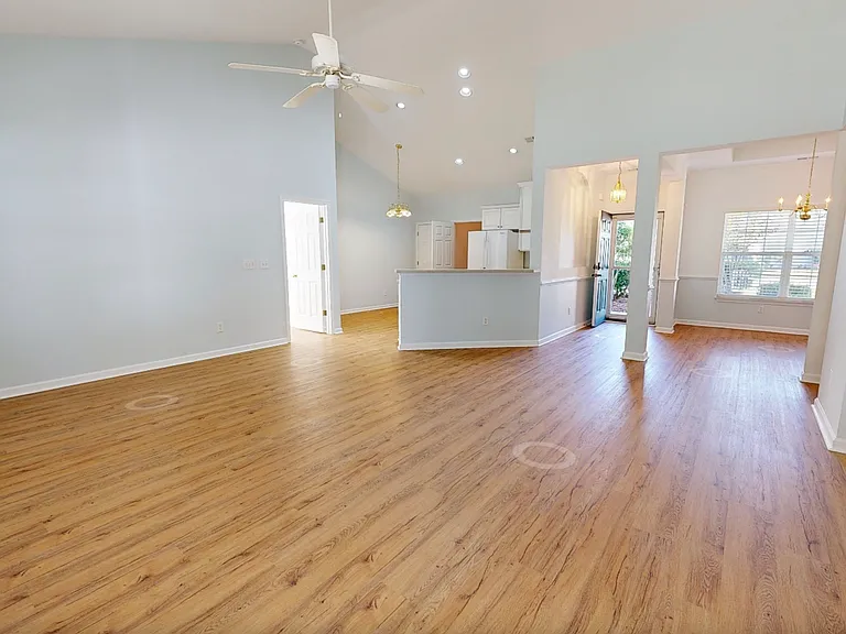 409 Oxner Ct — Photo 7