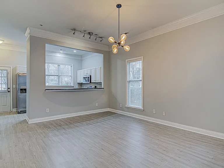 1553 Pecan Ave — Photo 5