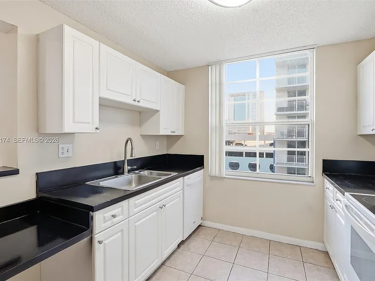 520 SE 5th Ave #2403 — Photo 25