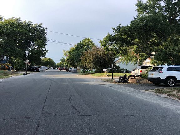5th image of 715 Taylor Ave