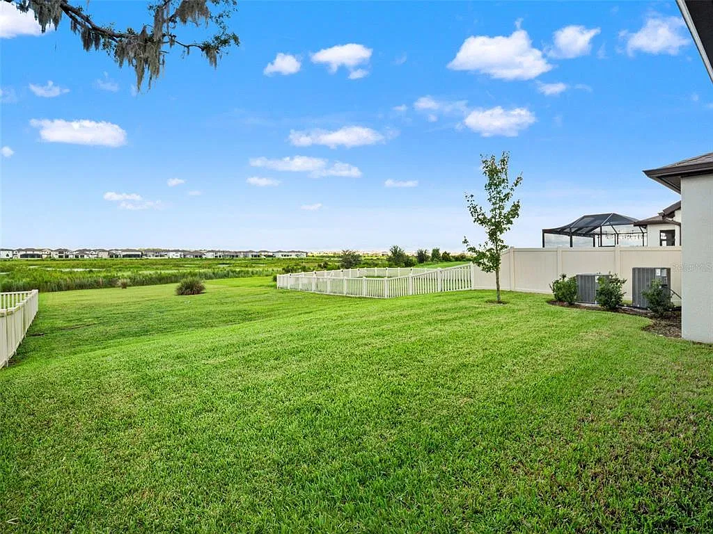 4 bed, 3.0 bath, 2754 sqft, $3,400 — Photo 3