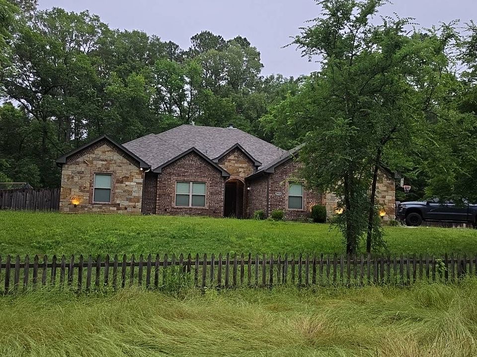 1st image of 3916 Pine Tree Rd