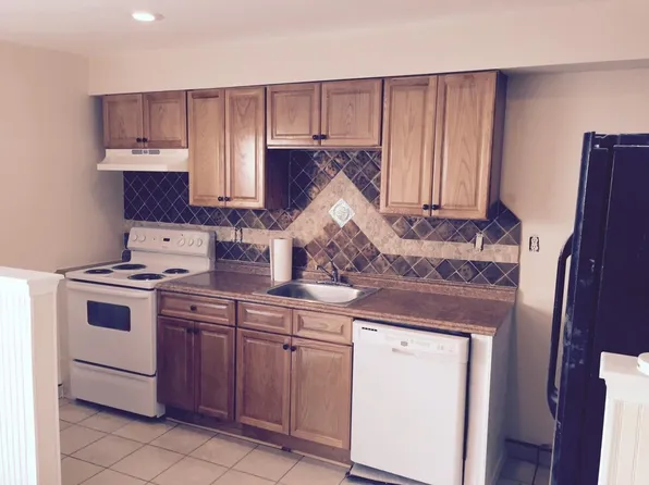 7043 Clover Ln, Upper Darby, PA 19082