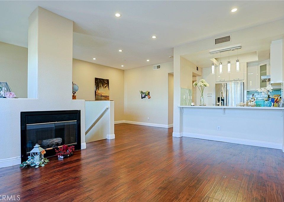 1st image of 1041 S San Marino Way
