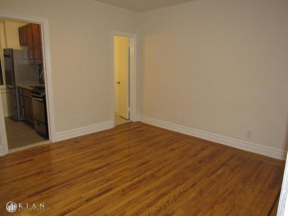 3rd image of 4308 40th St APT 1B