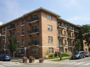 2244 N Prospect Ave, Milwaukee, WI 53202