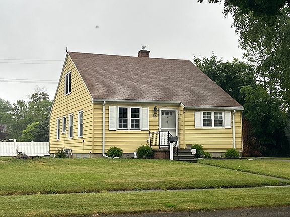 3rd image of 86 Huron Ave