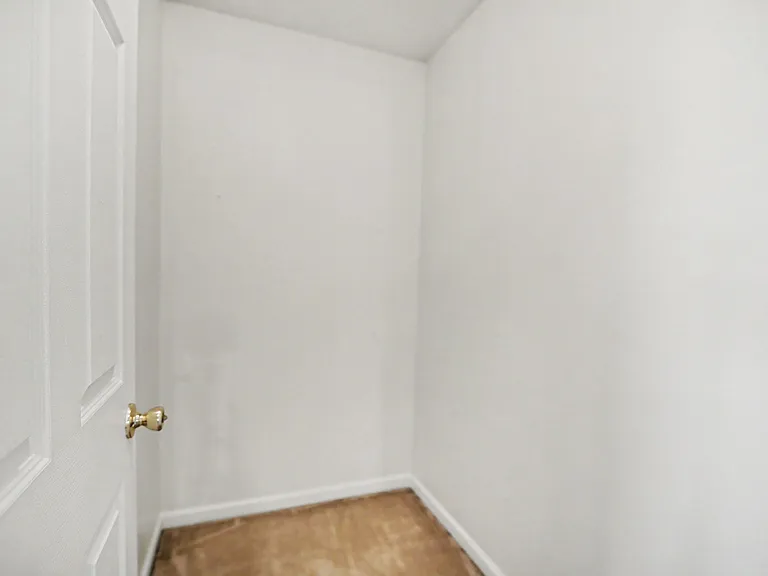 1043 Penny Ln — Photo 5