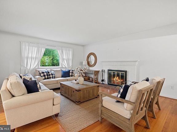 5th image of 8316 Ashwood Dr