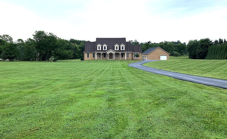 1st image of 1221 Merrimans Ln