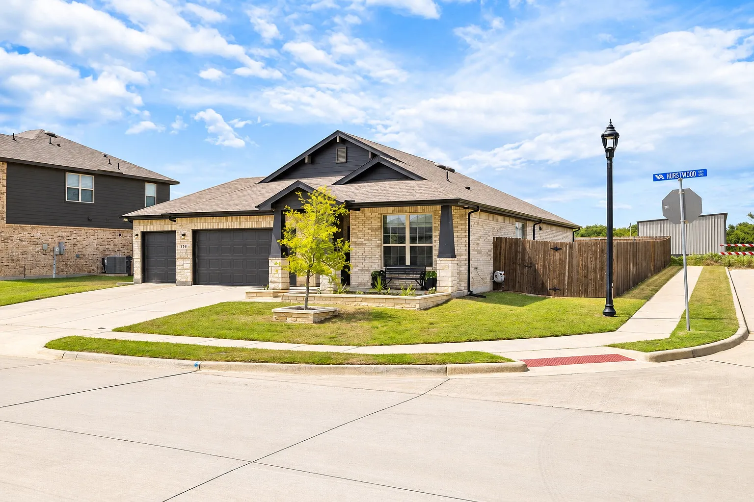 4 bed, 1952 sqft, $2,750 — Photo 1