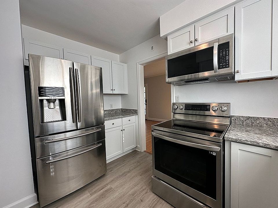 1st image of 10015 Elgin Ave