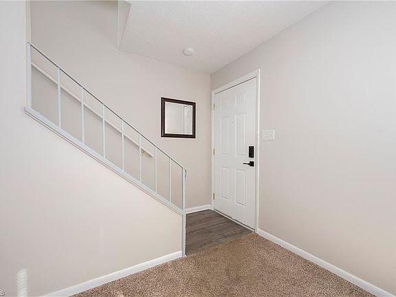 3rd image of 139 Turnwood Ln