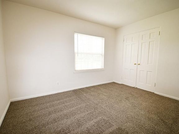 4th image of 15680 Woodland Dr