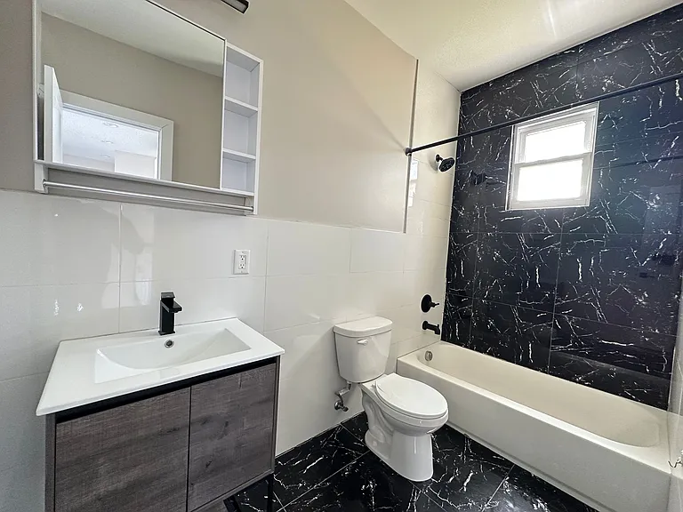 484 Kennedy Blvd #36E — Photo 9