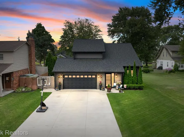 38176 Jefferson Ave, Harrison Township, MI 48045