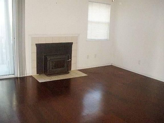 3rd image of 1975 Whispering Oaks Ct
