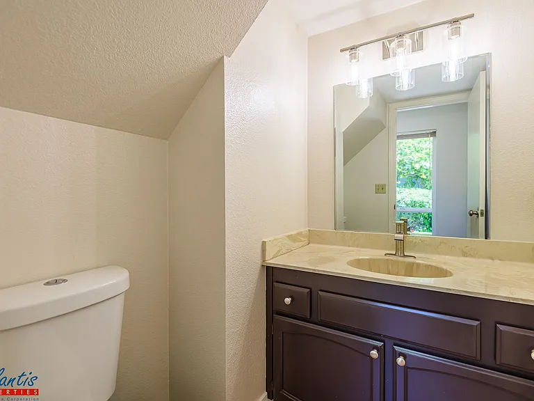 2931 Leotar Cir — Photo 9