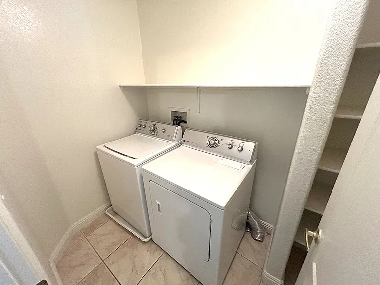 8877 Tomnitz Ave — Photo 37