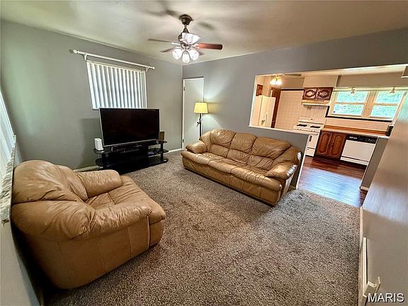 2nd image of 1154 Reale Ave