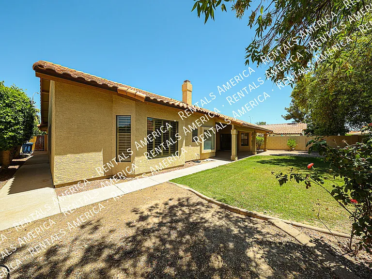 1635 W Wisteria Dr — Photo 40