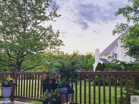 Oversized deck which options to 5 acres of community land