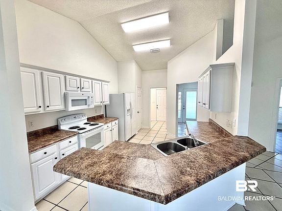 3rd image of 2482 W Ashford Park Dr