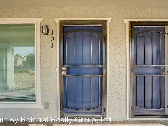 4th image of 318 E Vine Cir #202