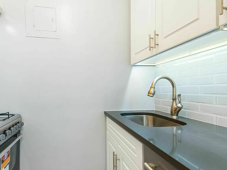 155 E 34th St #11B — Photo 11