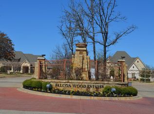 1153 Falcon View Dr, Kennedale, TX 76060