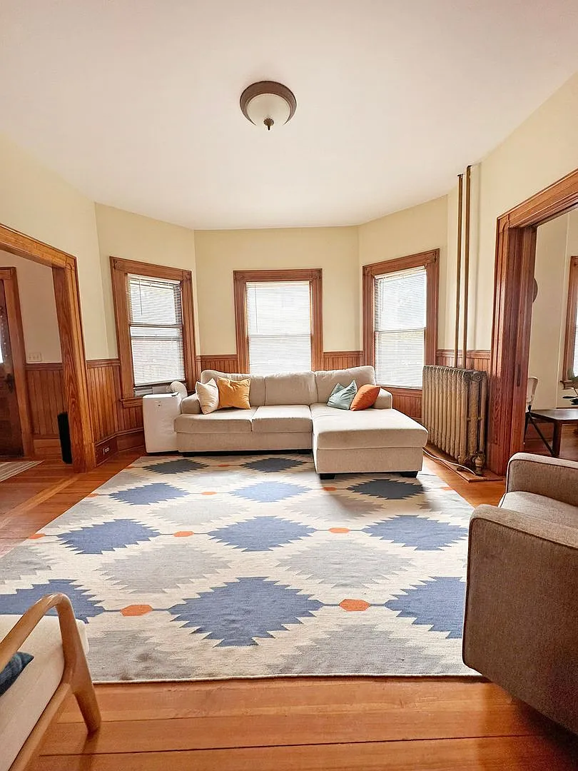 Spacious 8-Bedroom House Near UVM 132 North Willard Street, Burlington, VT — Photo 1