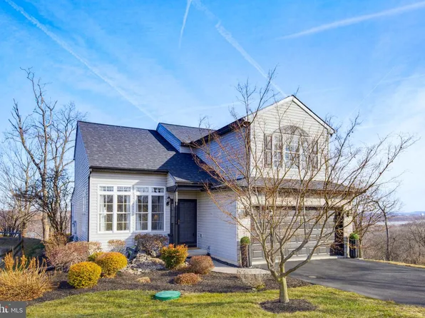 505 N Burberry Ln, Mount Wolf, PA 17347