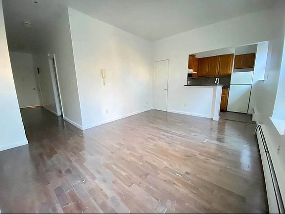 3rd image of 119 15th St APT 2B