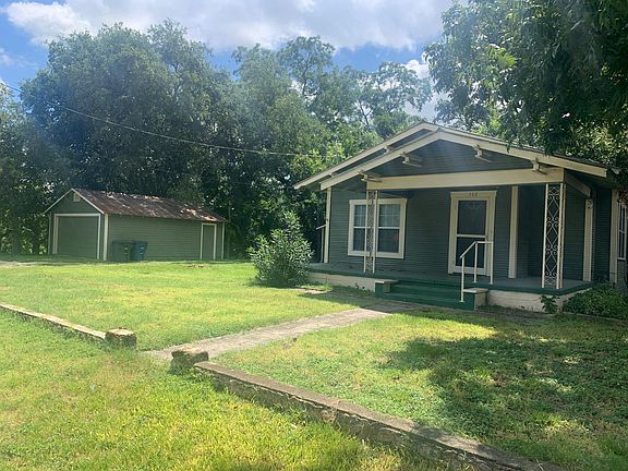 2nd image of 388 E Austin St