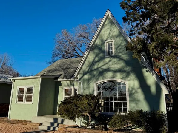 1216 8th St, Las Vegas, NM 87701